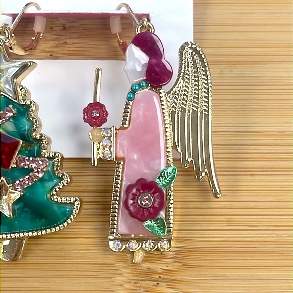 Brand New Betsey Johnsons Mismatch Christmas Tree & Angel Drop Earrings - Picture 5 of 11
